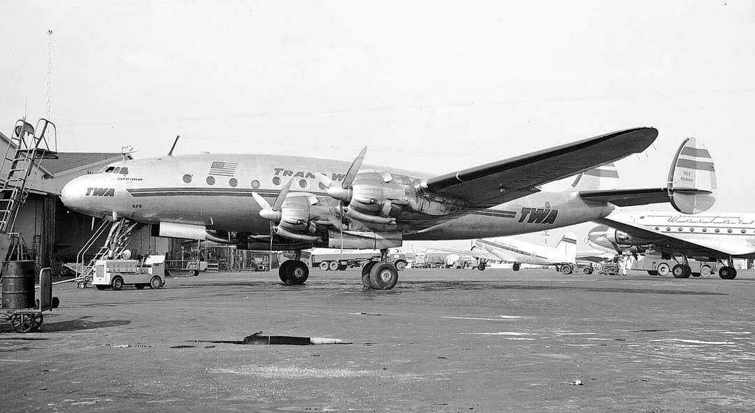 1952년 샌프란시스코 공항 정비 구역의 TWA 록히드 L-049 콘스텔레이션 ‘스타 오브 레바논’(N9414H)